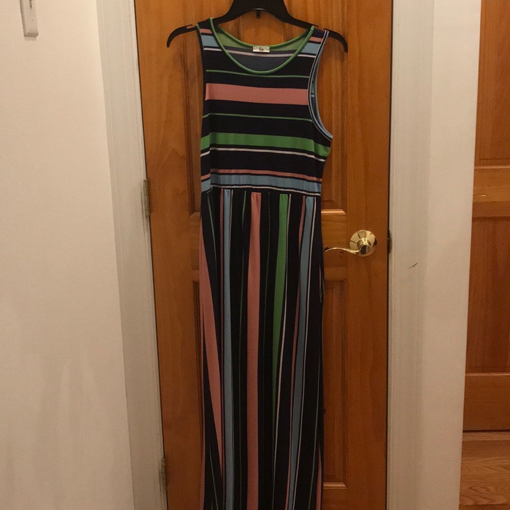 Never worn size large maxi dress